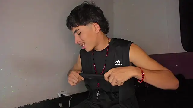 Snapshot of HeellBoy_ chatting on July 27, 10:39 pm HeellBoy online show from July 27, 10:39 pm