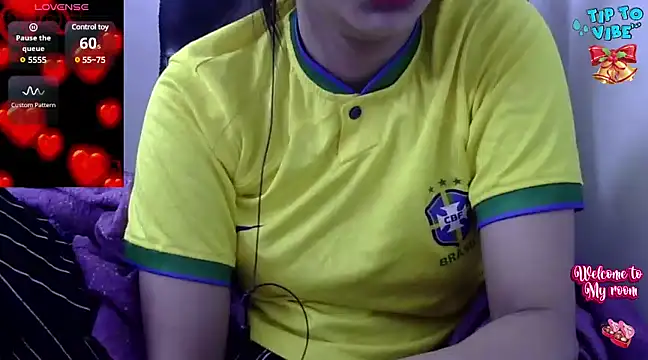 Barbie-Queen2 online show from December 5, 5:39 pm