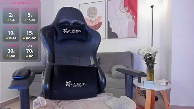 Snapshot of sofiiajones chatting on February 11, 1:43 am sofiiajones online show from February 11, 1:43 am