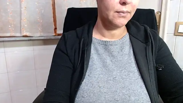 Foxlady2271 online show from March 25, 6:19 am