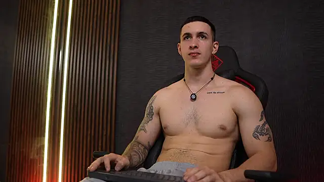 JacksonOlsenn online show from February 23, 8:50 pm