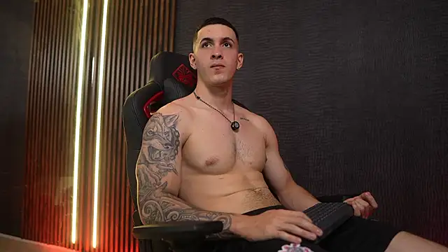 JacksonOlsenn online show from February 27, 9:15 pm