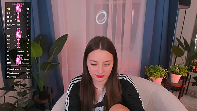 MoonLissa online show from December 7, 1:40 pm