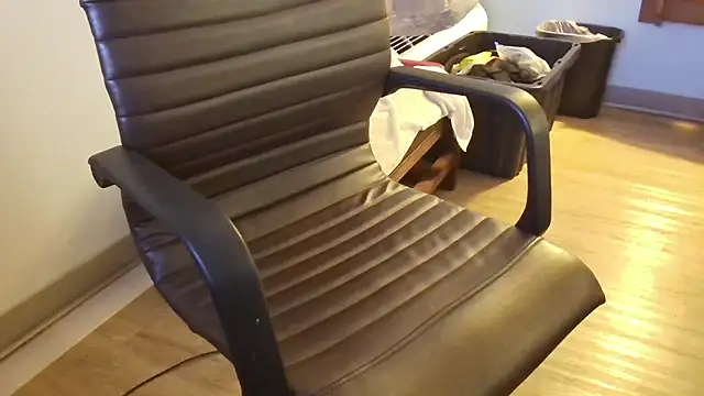 overaveragefreak4you online show from April 16, 5:30 am