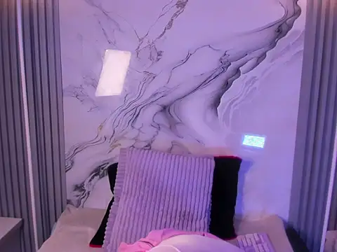 venusowen  online show from February 20, 1:22 pm