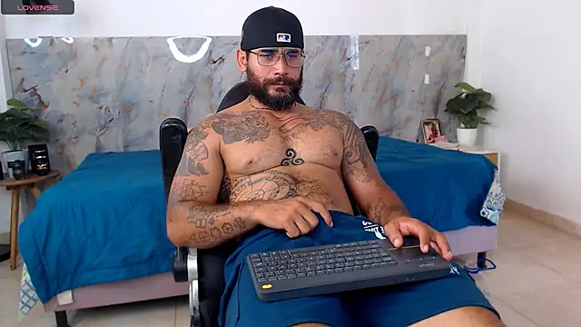 hanz col online show from March 9, 4:00 pm