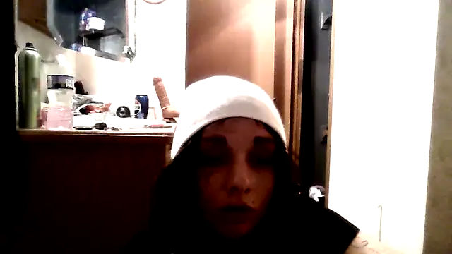 Snapshot of LitLilt chatting on January 11, 12:59 am LitLilt online show from January 11, 12:59 am