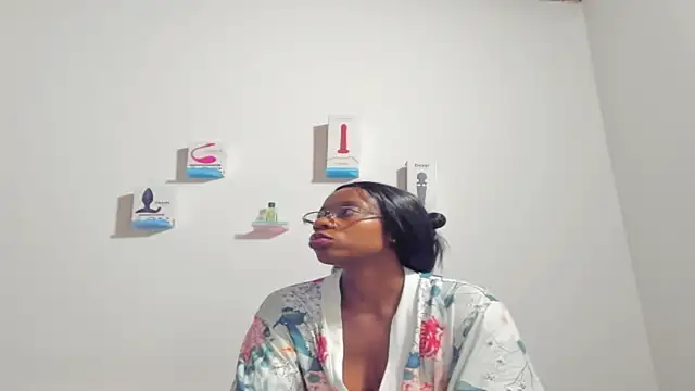 laisladecristal online show from April 10, 7:13 am