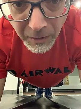 Snapshot of MaxVain chatting on January 4, 10:02 pm MaxVain online show from January 4, 10:02 pm