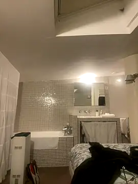 Snapshot of MaxVain chatting on November 19, 8:42 pm MaxVain online show from November 19, 8:42 pm