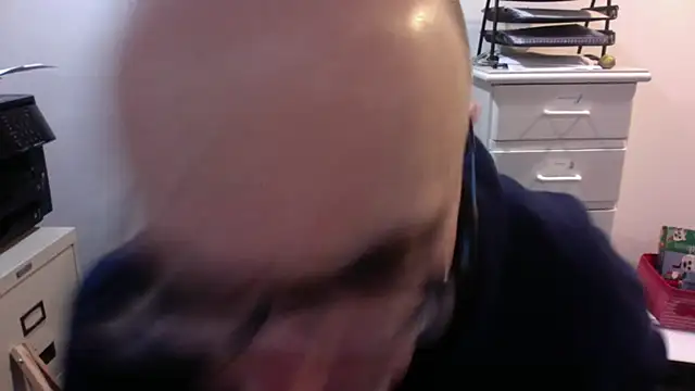 Snapshot of MaxVain chatting on February 25, 5:39 am MaxVain online show from February 25, 5:39 am