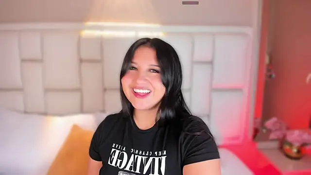 AvyMilton online show from March 6, 11:39 am