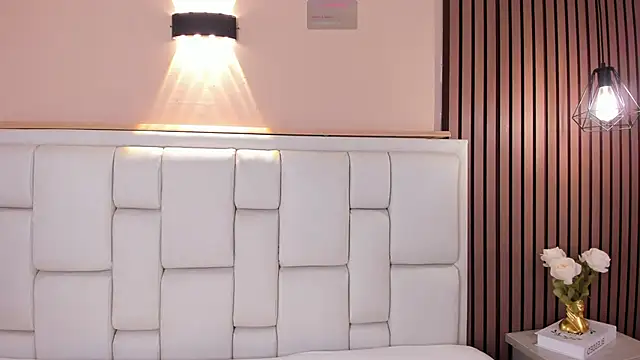 AvyMilton online show from April 5, 12:02 pm