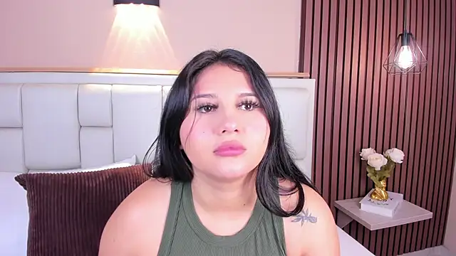 AvyMilton online show from April 12, 11:59 am