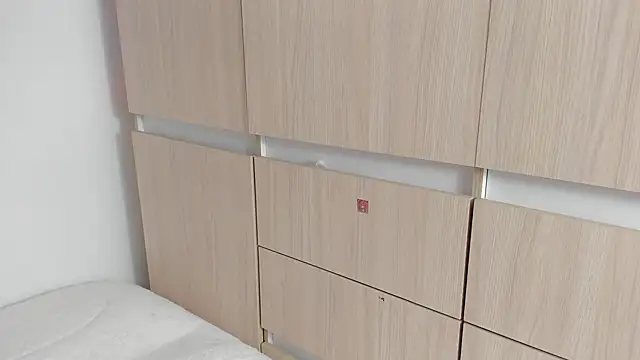 Snapshot of AlyRoses chatting on December 3, 10:18 pm AlyRoses online show from December 3, 10:18 pm