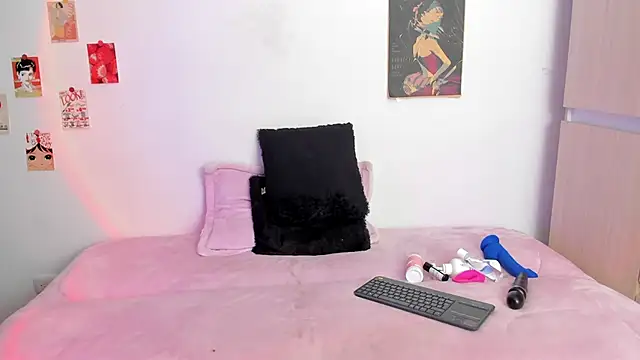 Snapshot of AlyRoses chatting on February 11, 10:07 pm AlyRoses online show from February 11, 10:07 pm