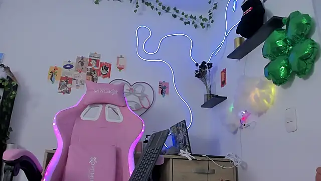 Snapshot of AlyRoses chatting on March 23, 12:15 am AlyRoses online show from March 23, 12:15 am