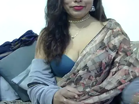 Snapshot of mishi_kaur chatting on January 15, 9:45 am mishi kaur online show from January 15, 9:45 am