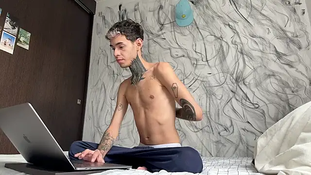 Saturno v online show from March 28, 11:21 am