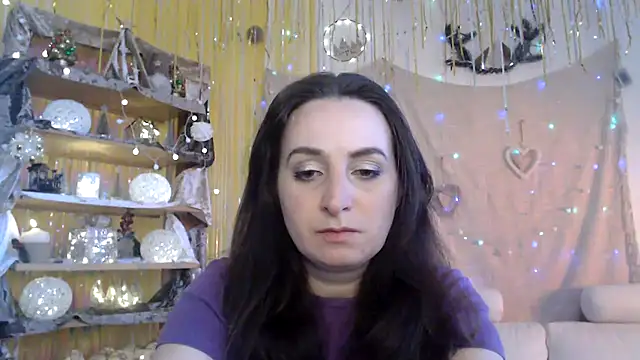 Snapshot of AskMeStandUp chatting on January 13, 2:00 pm AskMeStandUp online show from January 13, 2:00 pm