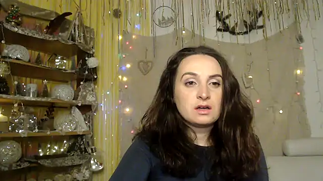 Snapshot of AskMeStandUp chatting on January 31, 10:41 pm AskMeStandUp online show from January 31, 10:41 pm