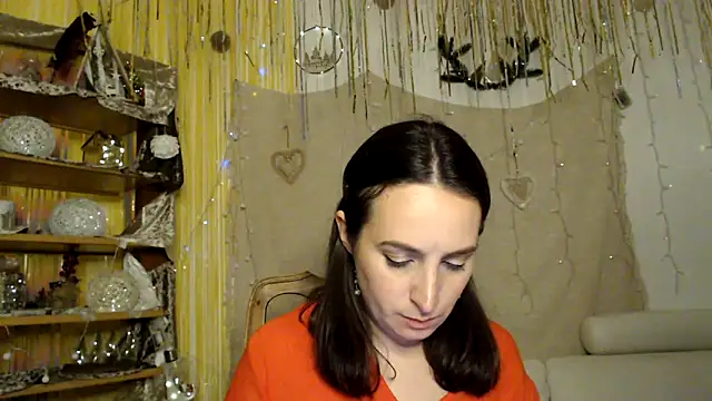 Snapshot of AskMeStandUp chatting on February 21, 5:47 pm AskMeStandUp online show from February 21, 5:47 pm