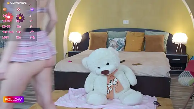 Snapshot of Sarah-Hart chatting on January 17, 1:03 pm Sarah-Hart online show from January 17, 1:03 pm