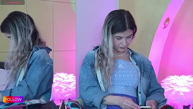 Snapshot of Sarah-Hart chatting on February 18, 12:06 pm Sarah-Hart online show from February 18, 12:06 pm