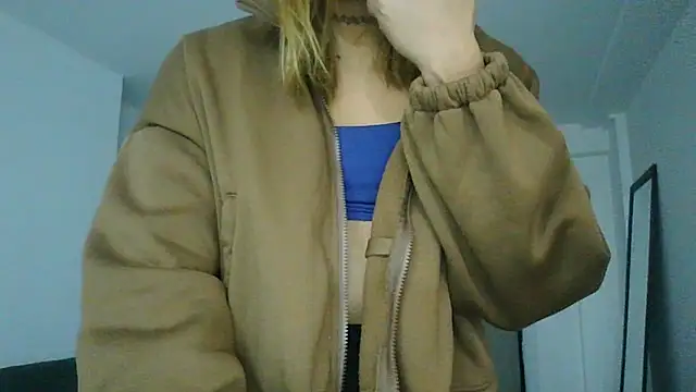 Snapshot of Yerucita chatting on June 25, 4:56 am Yerucita online show from June 25, 4:56 am