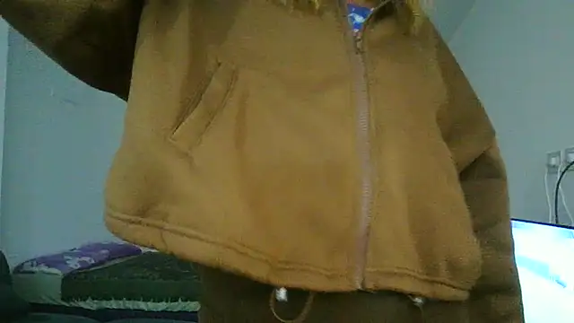 Snapshot of Yerucita chatting on July 8, 1:32 am Yerucita online show from July 8, 1:32 am