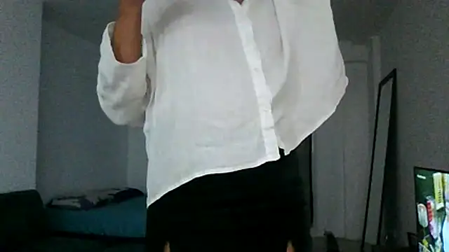 Snapshot of Yerucita chatting on July 9, 2:15 am Yerucita online show from July 9, 2:15 am