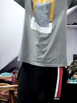 Snapshot of Habibi_big_b chatting on January 17, 4:57 pm Habibi big b online show from January 17, 4:57 pm