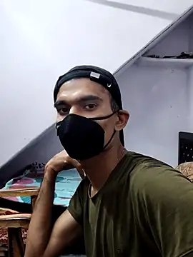 Snapshot of Habibi_big_b chatting on January 22, 11:34 am Habibi big b online show from January 22, 11:34 am