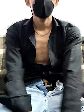 Snapshot of Habibi_big_b chatting on February 22, 8:20 pm Habibi big b online show from February 22, 8:20 pm