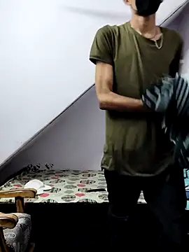 Snapshot of Habibi_big_b chatting on March 12, 10:07 pm Habibi big b online show from March 12, 10:07 pm