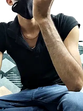 Snapshot of Habibi_big_b chatting on March 18, 5:53 pm Habibi big b online show from March 18, 5:53 pm