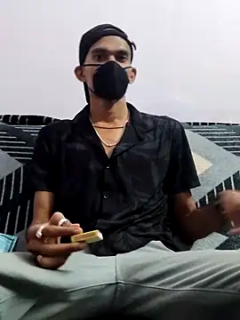 Snapshot of Habibi_big_b chatting on March 19, 6:01 pm Habibi big b online show from March 19, 6:01 pm