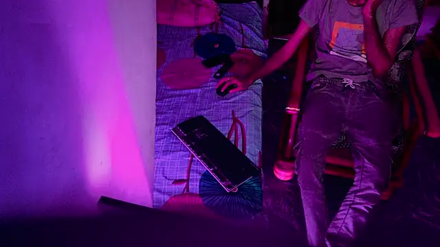 Snapshot of Habibi_big_b chatting on November 1, 4:42 pm Habibi big b online show from November 1, 4:42 pm