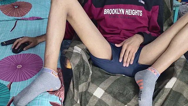 Snapshot of Habibi_big_b chatting on November 5, 5:24 pm Habibi big b online show from November 5, 5:24 pm