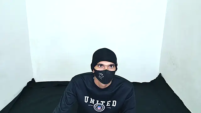 Snapshot of Habibi_big_b chatting on November 12, 10:37 am Habibi big b online show from November 12, 10:37 am