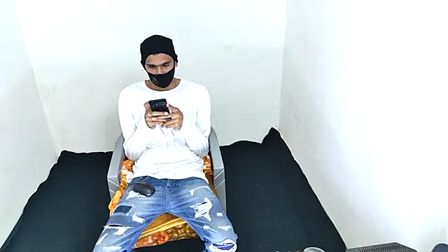 Snapshot of Habibi_big_b chatting on November 20, 7:08 am Habibi big b online show from November 20, 7:08 am