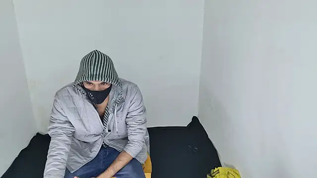 Snapshot of Habibi_big_b chatting on November 24, 7:19 am Habibi big b online show from November 24, 7:19 am