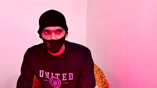 Snapshot of Habibi_big_b chatting on November 25, 8:47 am Habibi big b online show from November 25, 8:47 am