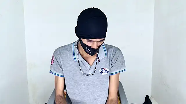 Snapshot of Habibi_big_b chatting on December 5, 7:06 am Habibi big b online show from December 5, 7:06 am