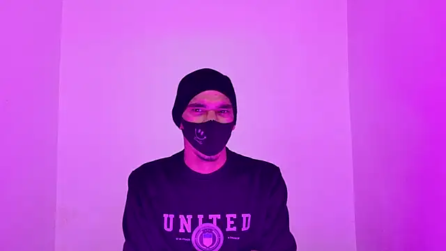 Snapshot of Habibi_big_b chatting on December 19, 4:41 am Habibi big b online show from December 19, 4:41 am