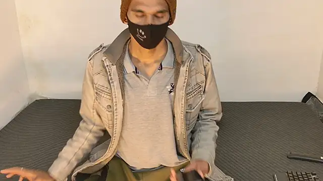 Snapshot of Habibi_big_b chatting on January 11, 4:12 pm Habibi big b online show from January 11, 4:12 pm