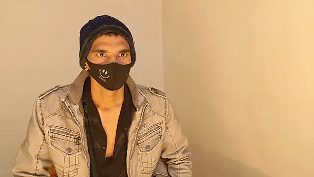 Snapshot of Habibi_big_b chatting on January 15, 3:00 am Habibi big b online show from January 15, 3:00 am