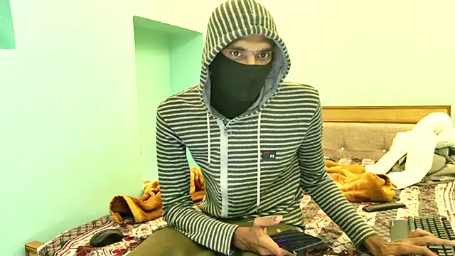 Snapshot of Habibi_big_b chatting on February 12, 5:19 pm Habibi big b online show from February 12, 5:19 pm