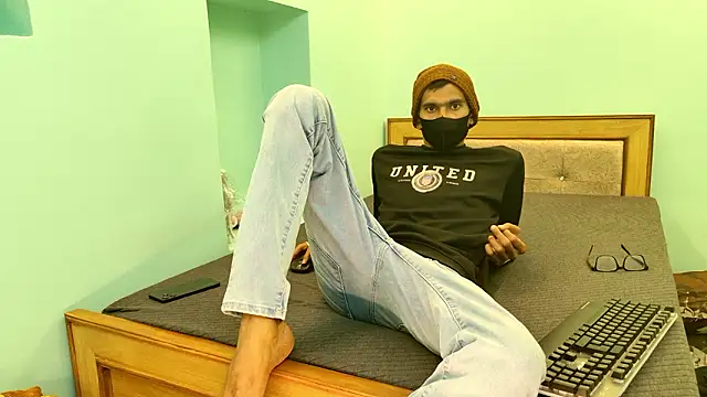 Snapshot of Habibi_big_b chatting on February 16, 12:56 pm Habibi big b online show from February 16, 12:56 pm