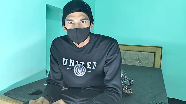 Snapshot of Habibi_big_b chatting on March 9, 8:18 am Habibi big b online show from March 9, 8:18 am